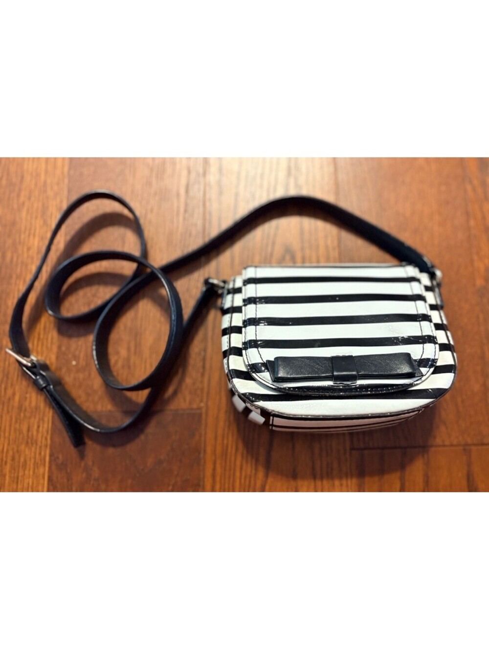 Kate Spade Chelsea Park Black Cream Striped Patent Leather Mini Crossbody 7x5x3